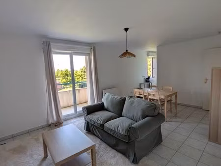 t2 meublé 48m² balcon parking résidence