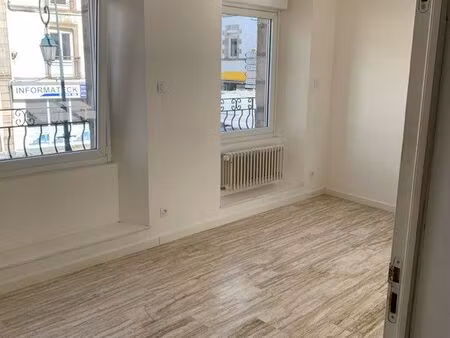 appartement 2 pieces plein centre baud