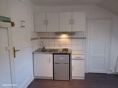 a louer studio 15m2 - centre ville – libre - loyer cc 332 euro