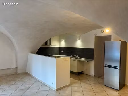 t3 en rdc dans maison de village disponible 01/06/26