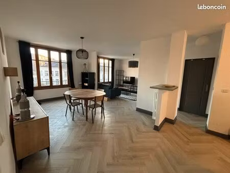 location appartement t2 place de la république