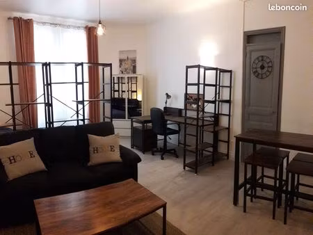studio 37m2 avec patio interieur 7m2 - faibles charges