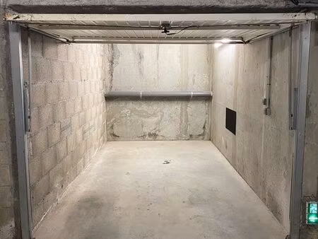 garage fermé dans résidence sécurisée