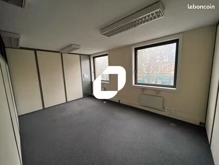 bureau 916 m²