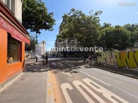 commerce habillement/textile 32 m²
