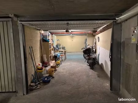 rare  double garage  40m2  100m intermarché  plein centre ville  avec électricité..  agenc