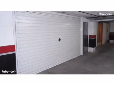 garage double plein centre sanary
