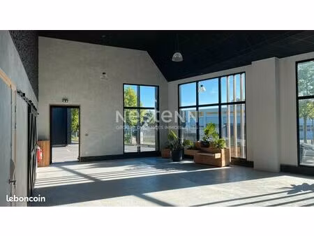 local 220 m² saint ave