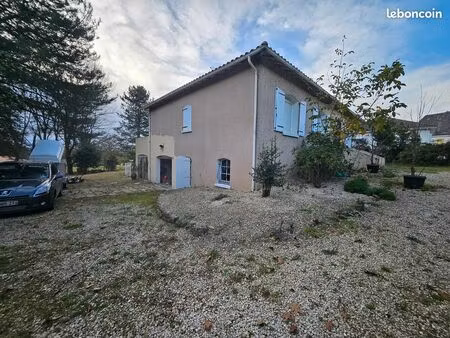 maison 5 chambres + véranda+ terrasse surelevée