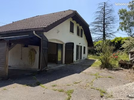 propriété 3 pièces 160 m²