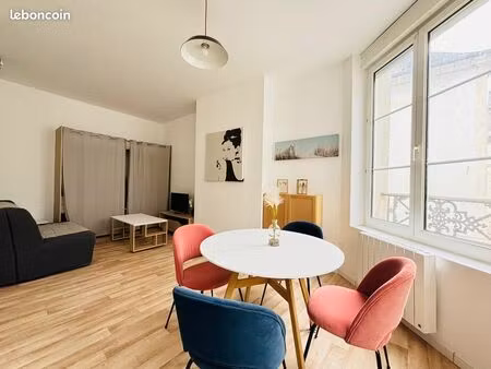 grand studio rénové meublé 35 m² laon ville haute  plateau