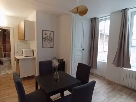 studio rénové meublé 25 m² laon ville haute  plateau