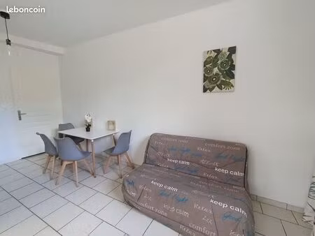 studio rénové meublé 25 m² laon ville haute  plateau