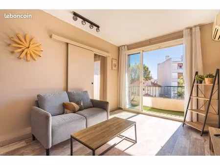 t2 30m² entièrement rénové + meublé – balcon 10m² – sud-est – saint-jean-du-var