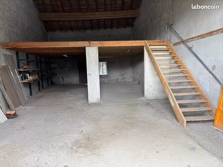 local commercial  garage  entrepôt