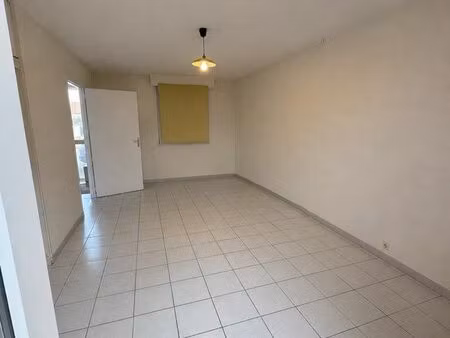 location local professionnel santé 25 m² – coulon