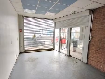 local commercial 49 m² – centre-ville lens – vitrine sur rue