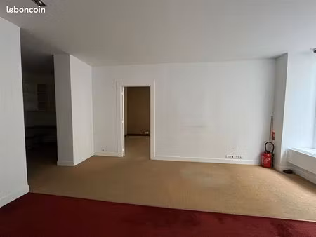 local commercial 57 m² paris