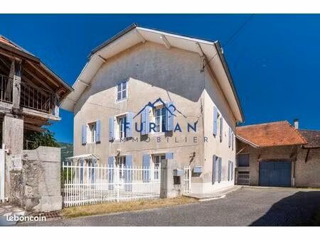 maison 8 pièces 180 m²