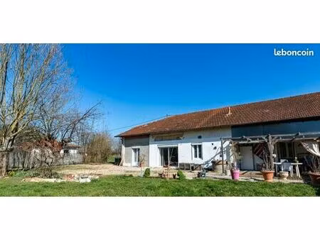 ferme mitoyenne