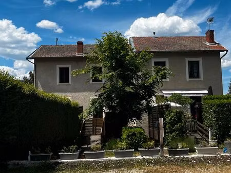 maison à lavoute sur loire
