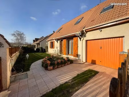 maison individuelle 4 chambres-jardin sans vis-à-vis-quartier calme
