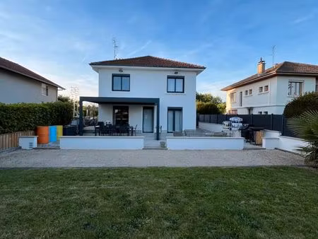 maison de 123m2 entièrement rénovée au centre de polliat