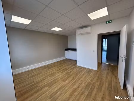 local 24m² dans maison de santé