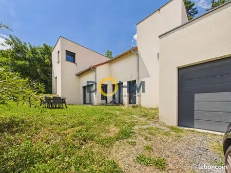 villa 5 pièces 143 m²