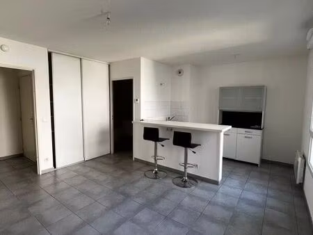 studio 1 pièce 29 m²