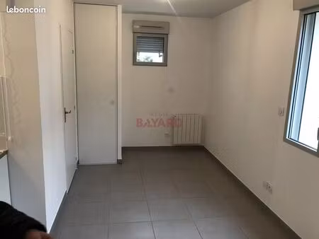 studio 1 pièce 33 m²