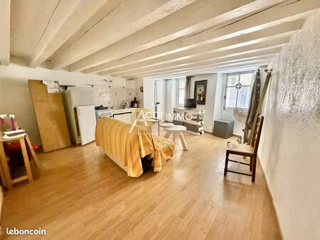 studio 1 pièce 28 m²