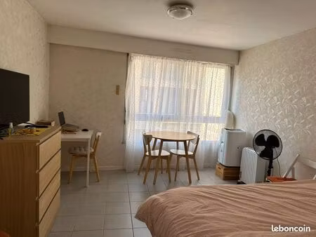 beau studio 22 m2 centre le lavandou