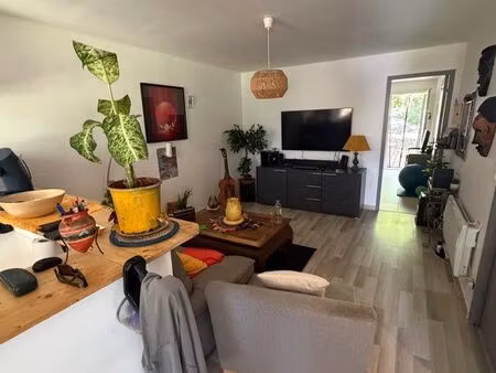 loue t2 avec parking et jardin