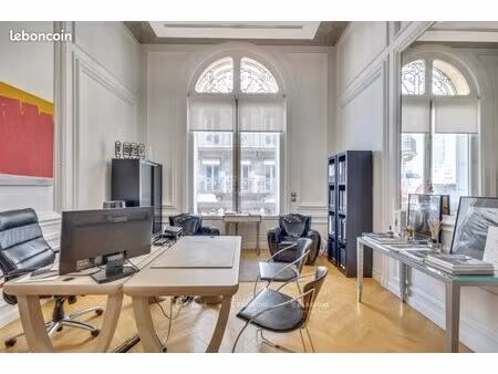 bureaux 803 m²