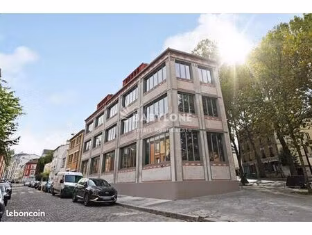bureau 840 m²