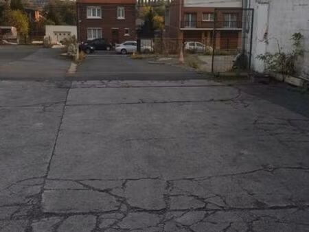 garage automobile. entrepôt pour artisan