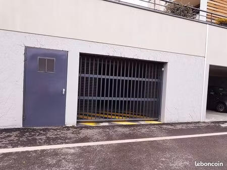 garage/box