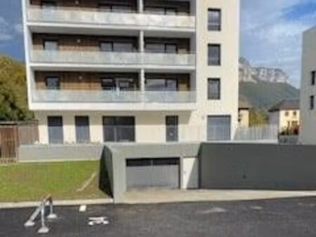 garage environ 25 m² à bassens