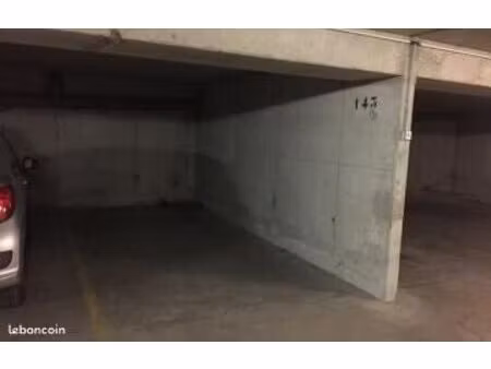 parking/box 15 m² villeurbanne