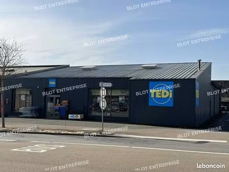 local commercial 750 m²