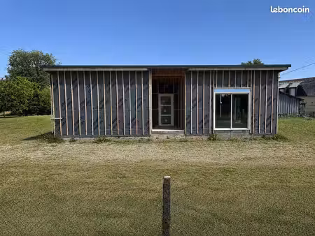 local 303 m² ploërmel
