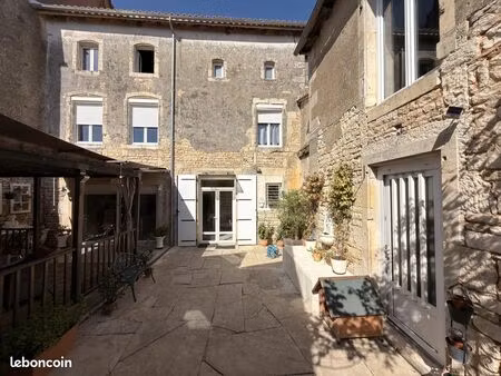 propriété 7 pièces 147 m²