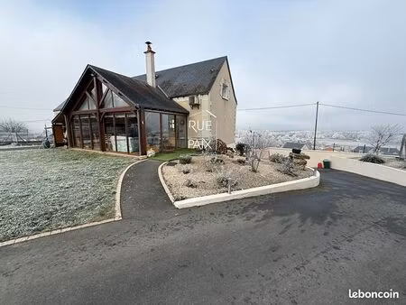 propriété 5 pièces 226 m²