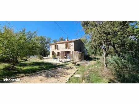 la tour d'aigues 84240 : maison ancienne avec 2 hect