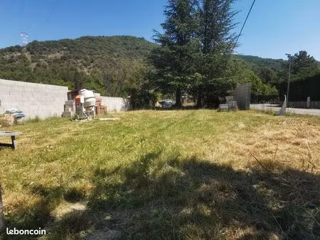 terrain 300 m2