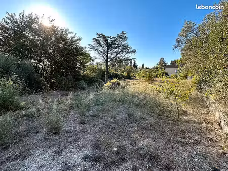 terrain 1292 m² saint saturnin les avignon