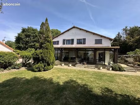 appartement 7 pièces 204 m²