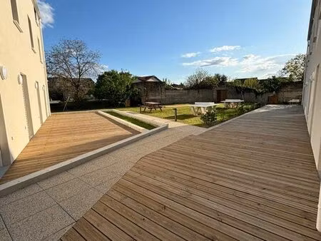 location studio meublé avec terrasse  proche fac  état neuf