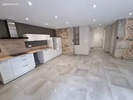 appartement t3 très récent 69m²